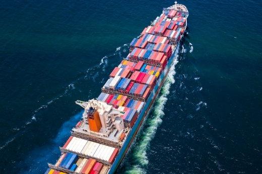 Cargo ships with full container receipts to import and expor